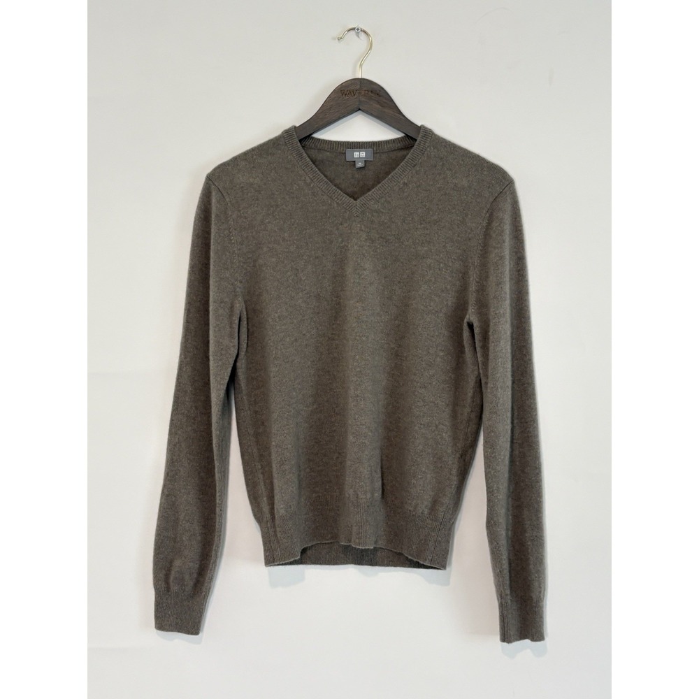 Uniqlo 100% Cashmere Gray V Neck Pullover Sweater Women's XS Long Sleeve Soft A3
